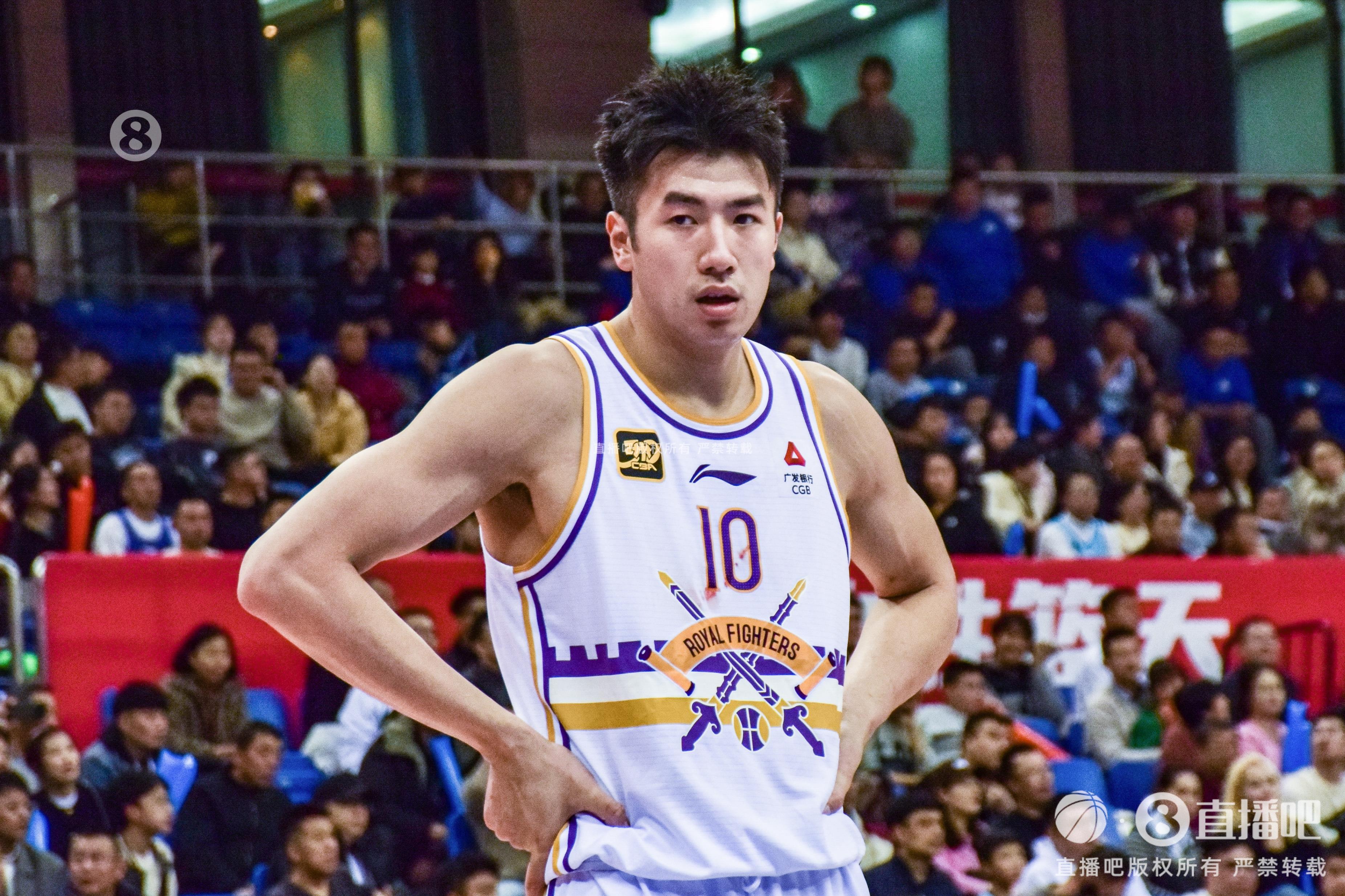 高效表現(xiàn)難救主！鄒雨宸11中8拿下21分7籃板